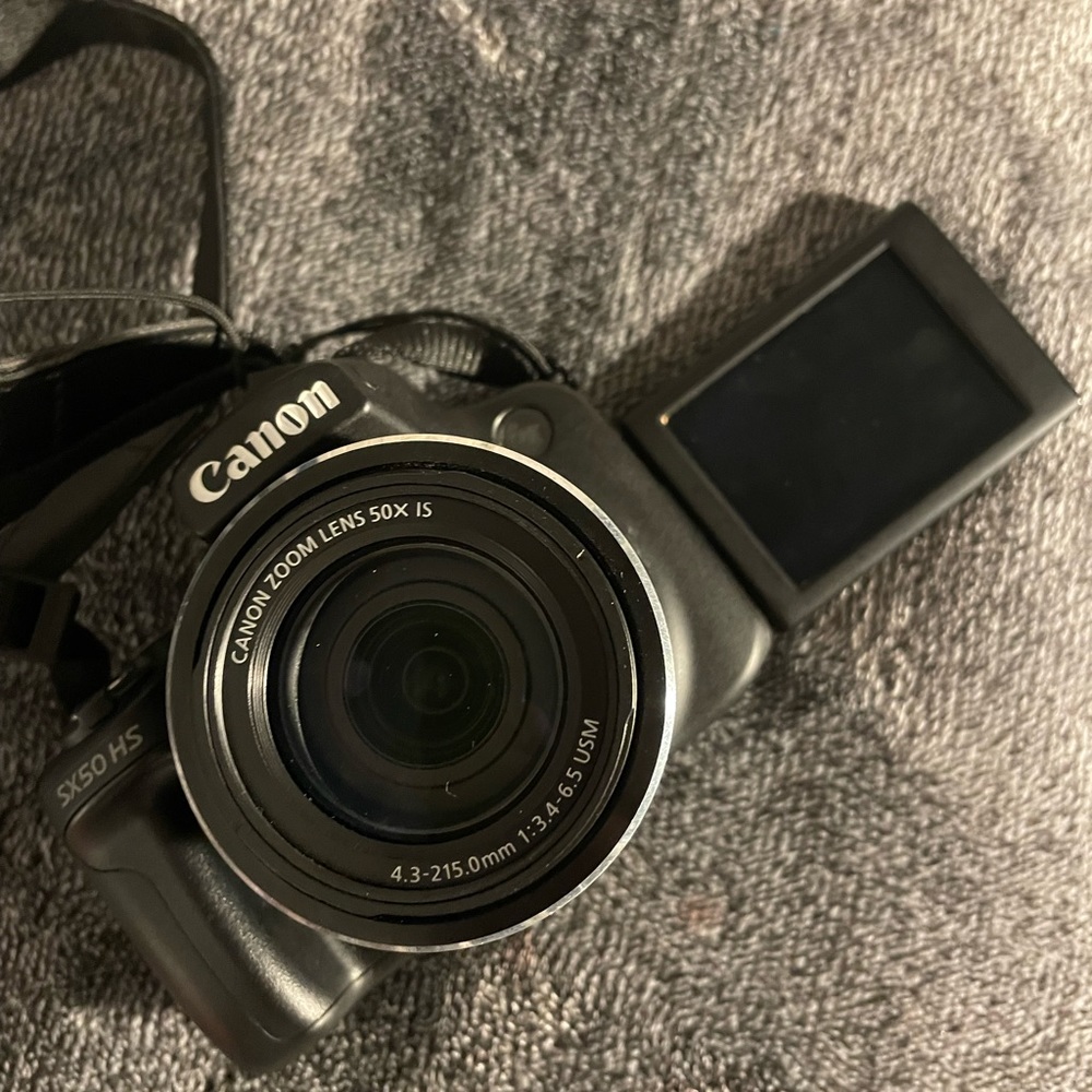 Canon camera - Picture 4 of 5